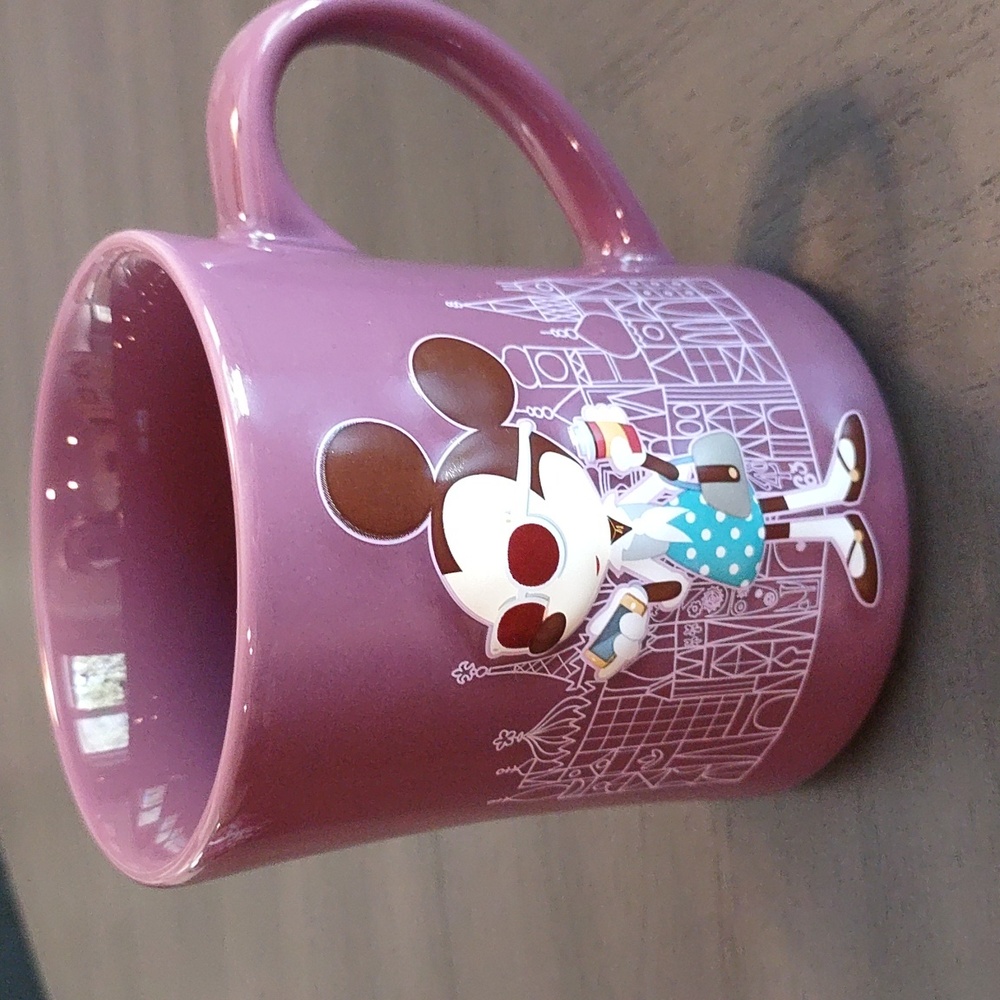 Disney parks Minnie coffee mug.